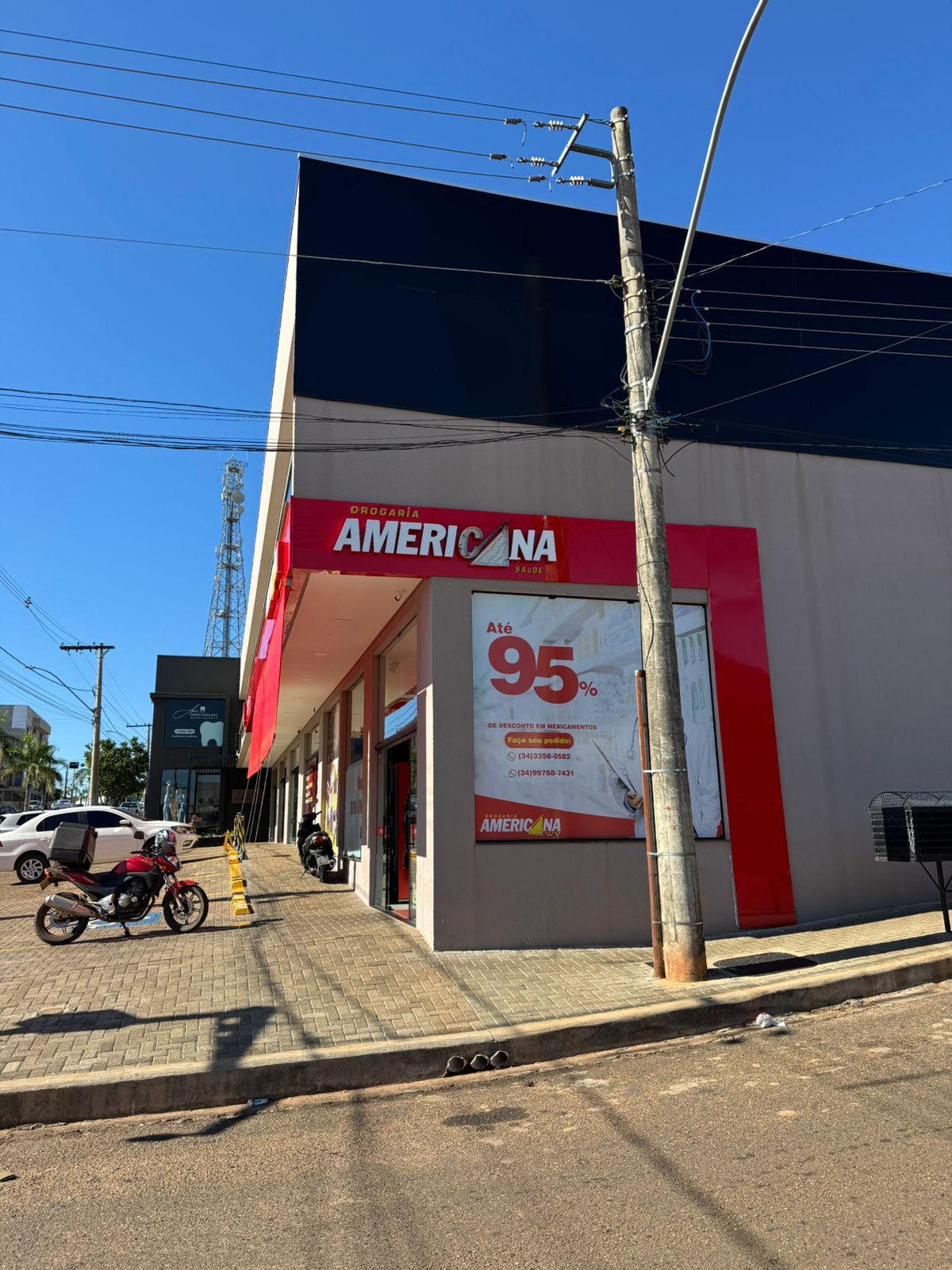 Unidade da Drogaria Americana vista da rua